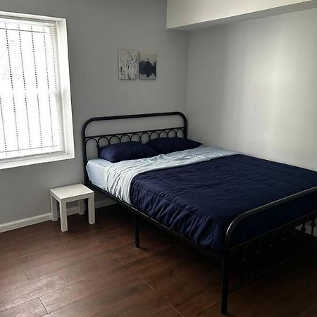 Private Cozy Apartment W/ 3Brs Newark Exterior foto