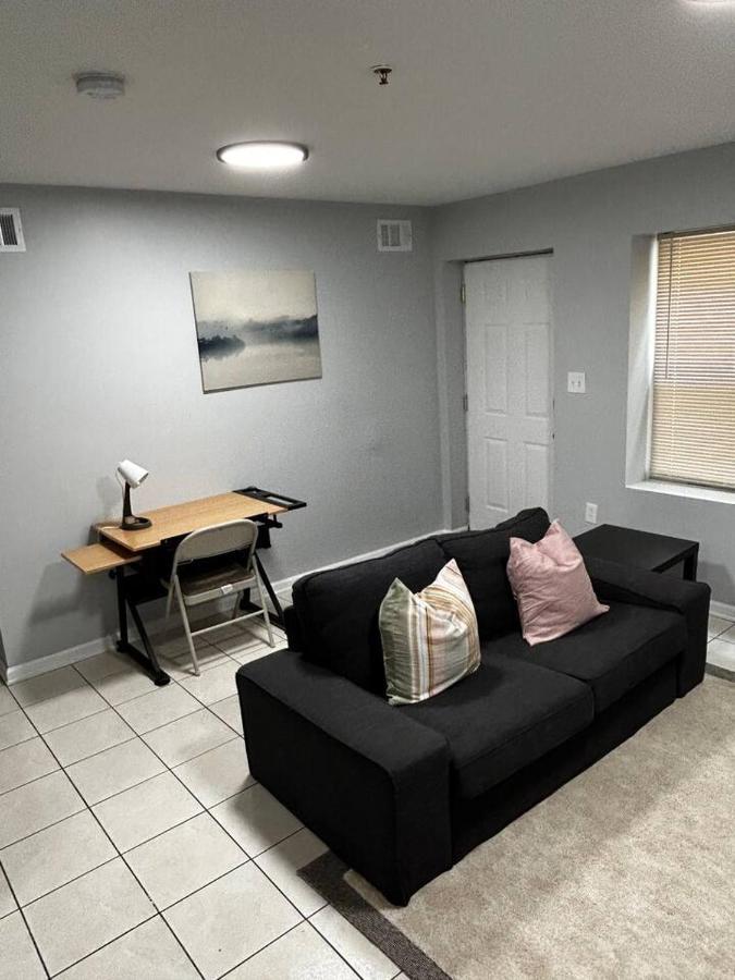 Private Cozy Apartment W/ 3Brs Newark Exterior foto